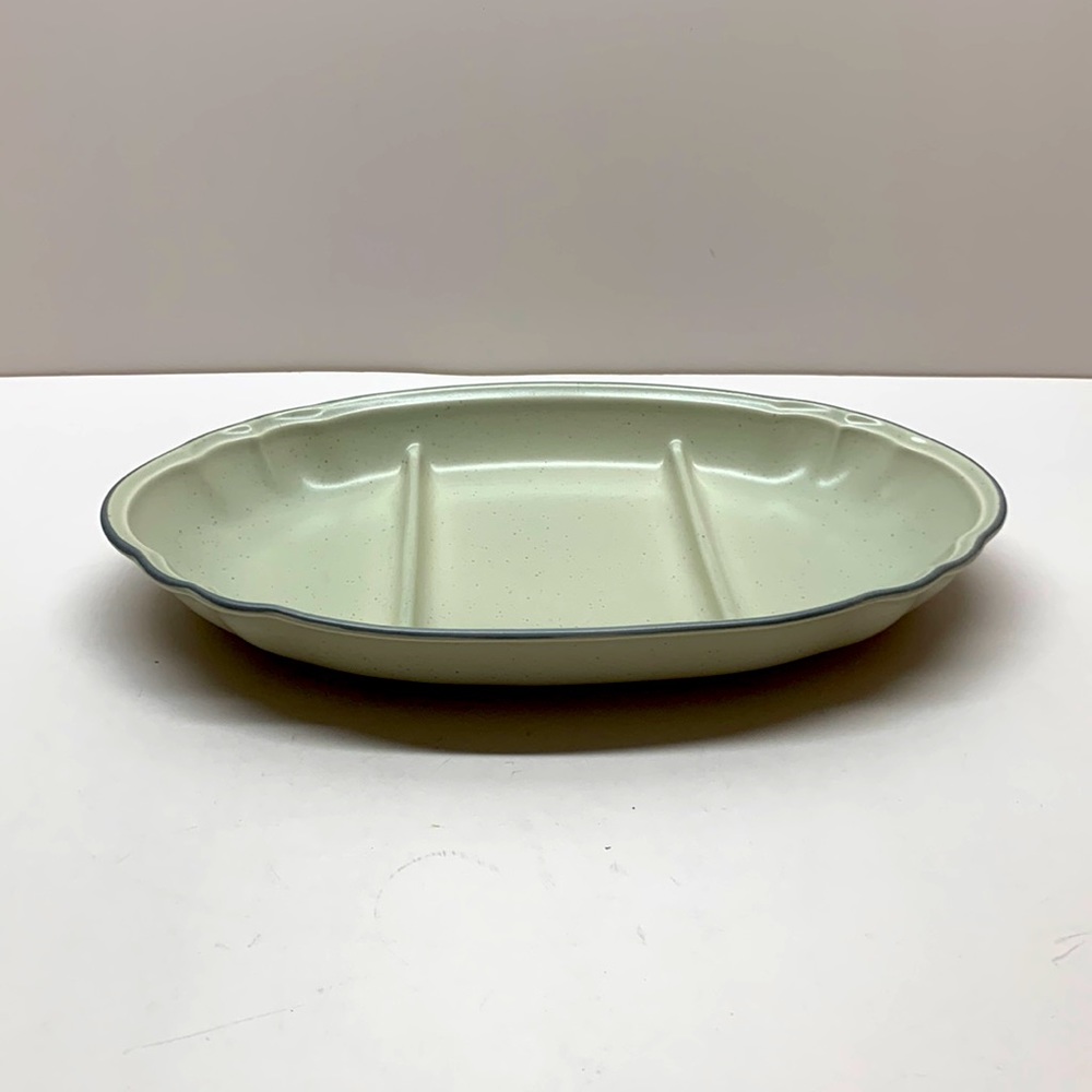 Vintage Pfaltzgraff Yorktowne divided 3 section relish serving dish stoneware